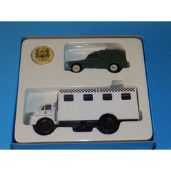 Corgi Classics - Hampshire Police Set - Bedford S Control Unit and Morris 1000