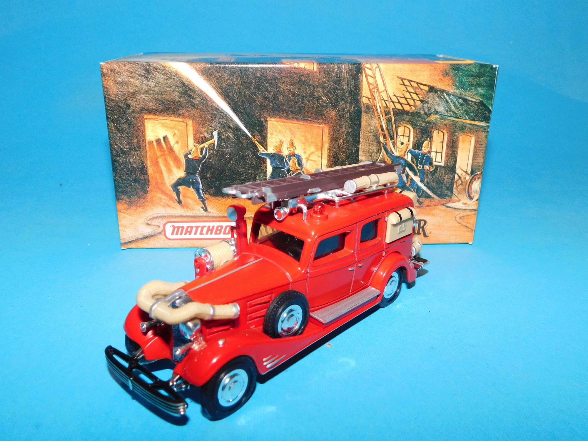 Matchbox Yesteryear YFE03 - 1953 Cadillac Fire Wagon, Diecast, Occasion